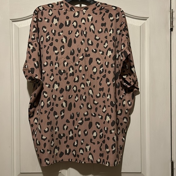 Leopard Print Brown Women's Top - Picture 5 of 6